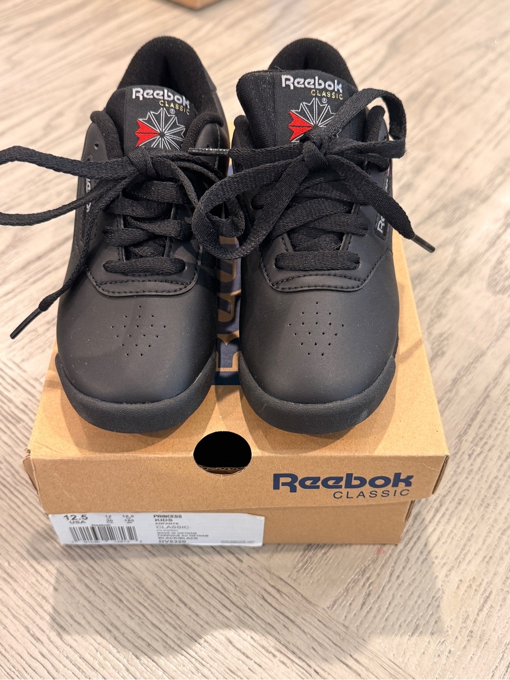 Reebok Classic Kids Black Leather Sneakers size 12.5 kids